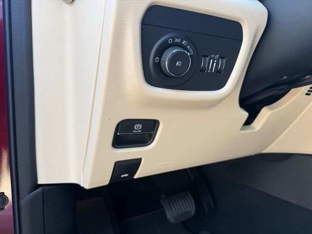 New 2025 Velvet Red Pearl-Coat Exterior Paint Jeep Limited image 16