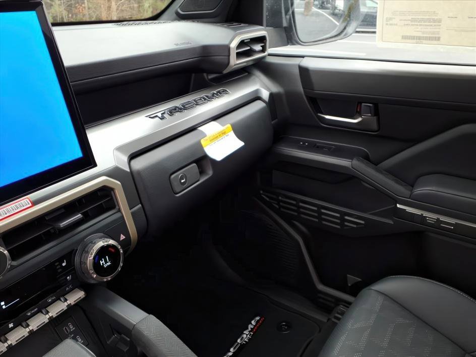 2025 Toyota Tacoma TRD Off Road - Photo 11