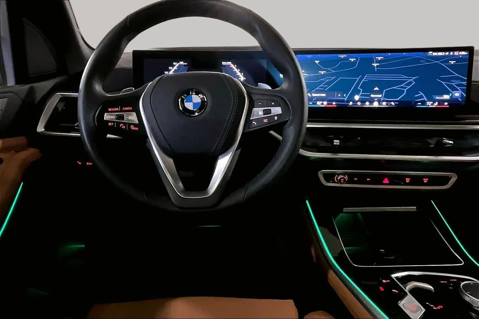 Certified Used 2025 Manhattan Green Metallic BMW xDrive40i image 5