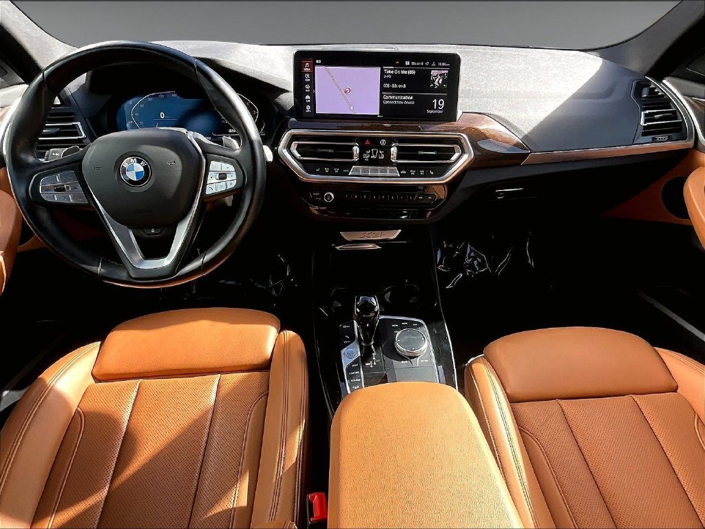 Used 2024 Blue BMW xDrive30i image 15