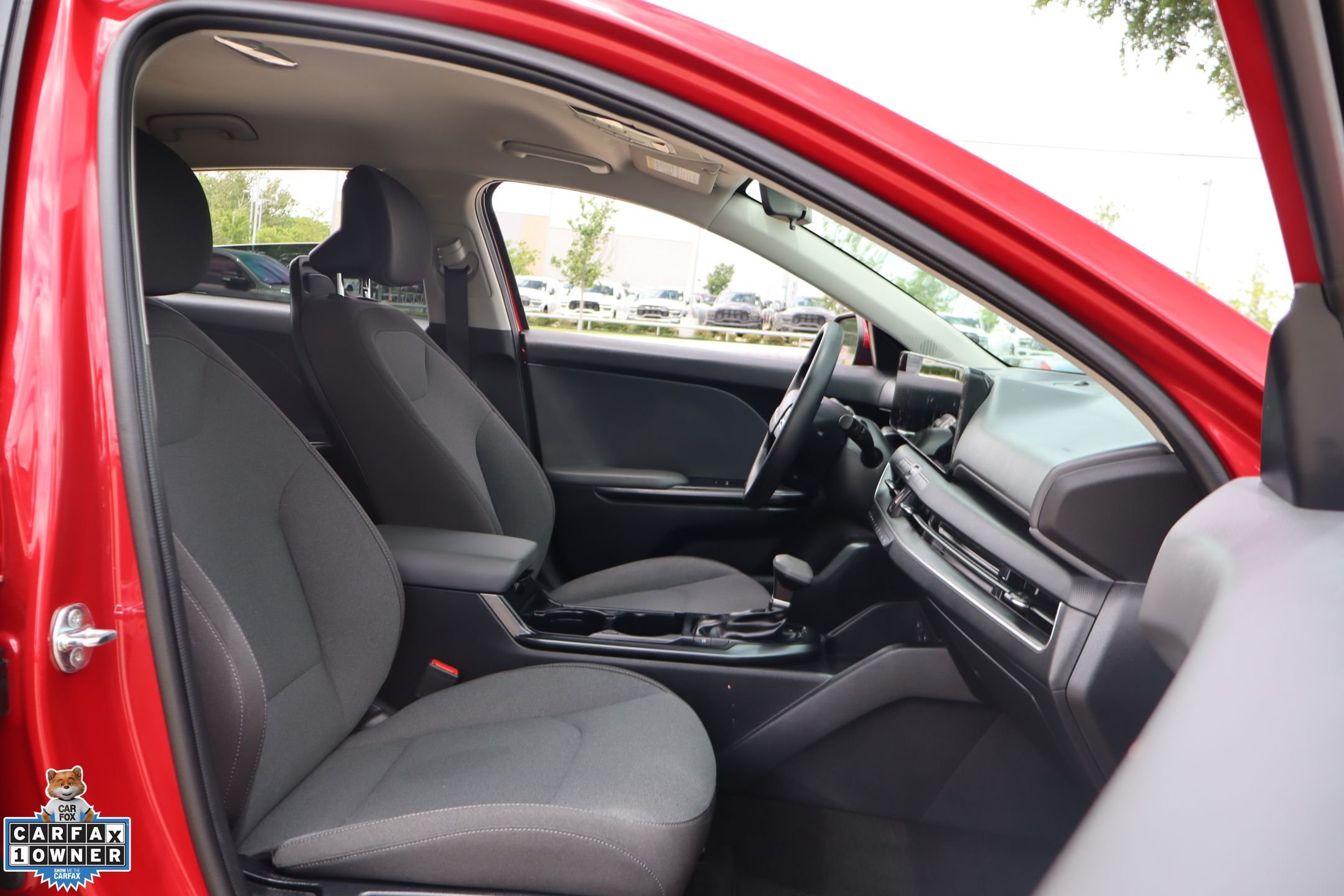 Used 2025 Red Kia LXS image 29