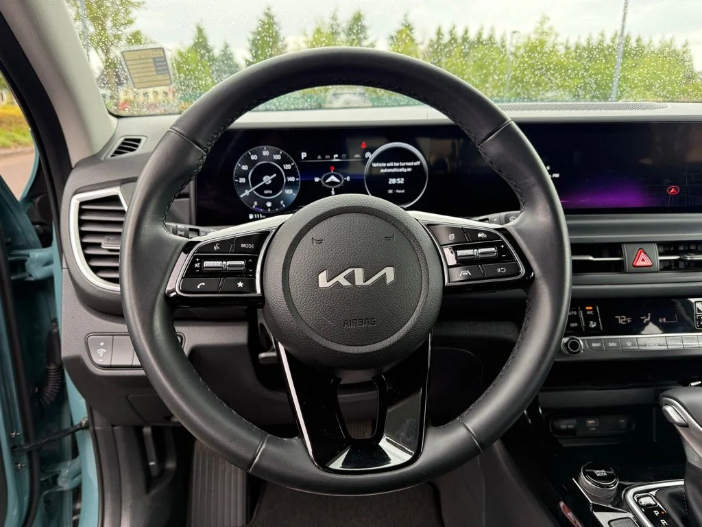 Used 2025 Pluton Blue Kia EX image 10