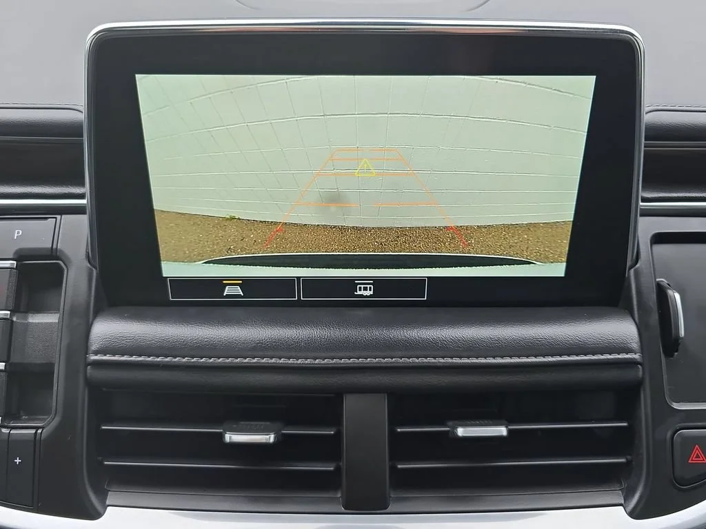 Certified Used 2021 SUMMIT WHITE Chevrolet Z71 image 15