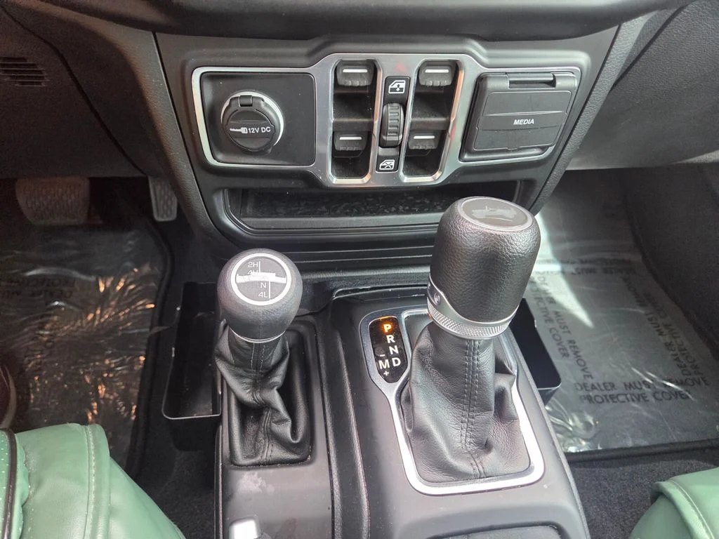Used 2023 Gray Jeep Sport S image 16