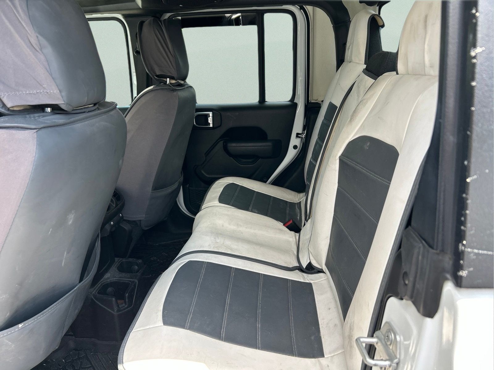 Used 2024 White Jeep Sport S image 10