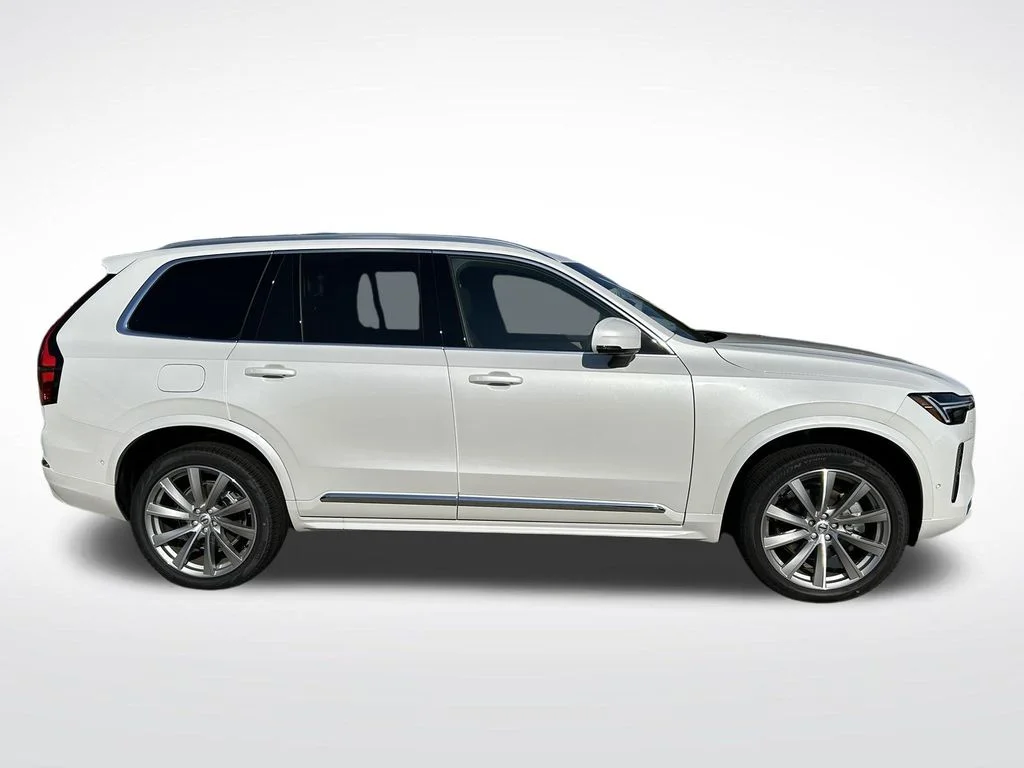 2026 Volvo XC90 Plus - Photo 11