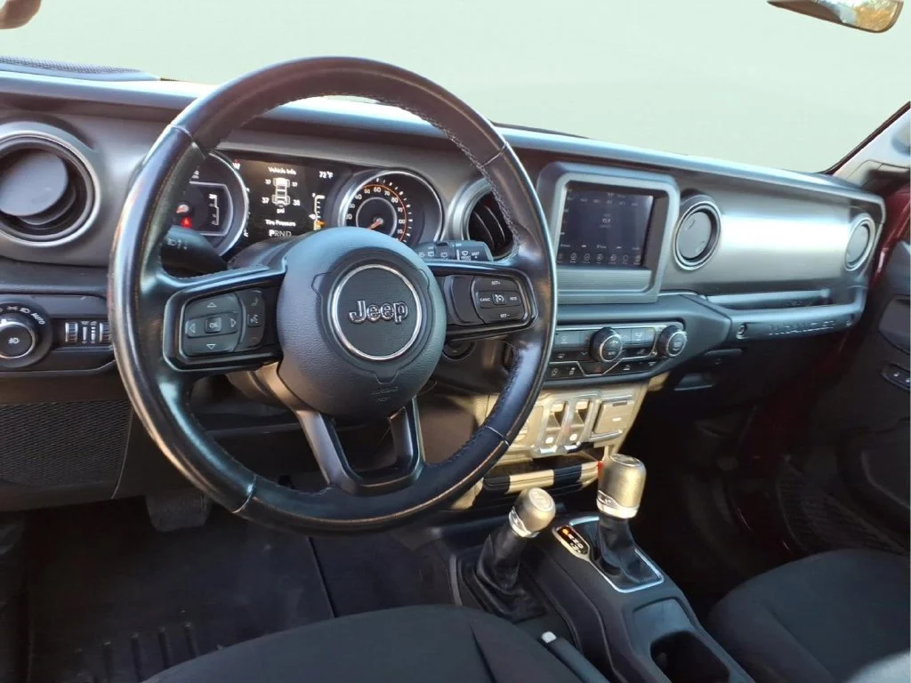 Used 2021 Red Jeep Sport S image 18