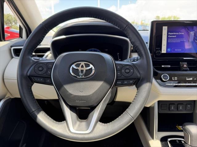 Certified Used 2023 WIND CHILL PEARL* Toyota  image 27