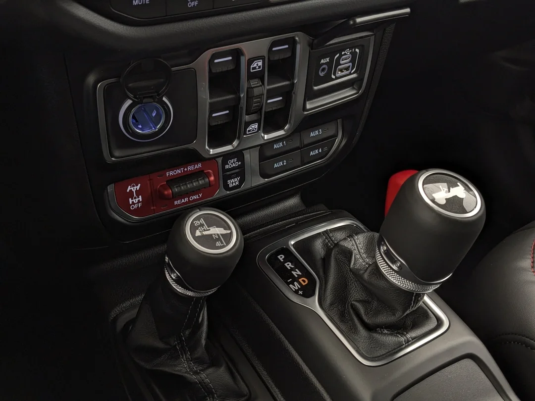 New 2026 Black Jeep Rubicon - - 4x4 - 3.6L V6 - Nappa Leather - 3-Pc Hardtop - Steel Perf Hood & More! image 18