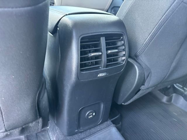 Used 2021 Gold Ford SE image 31