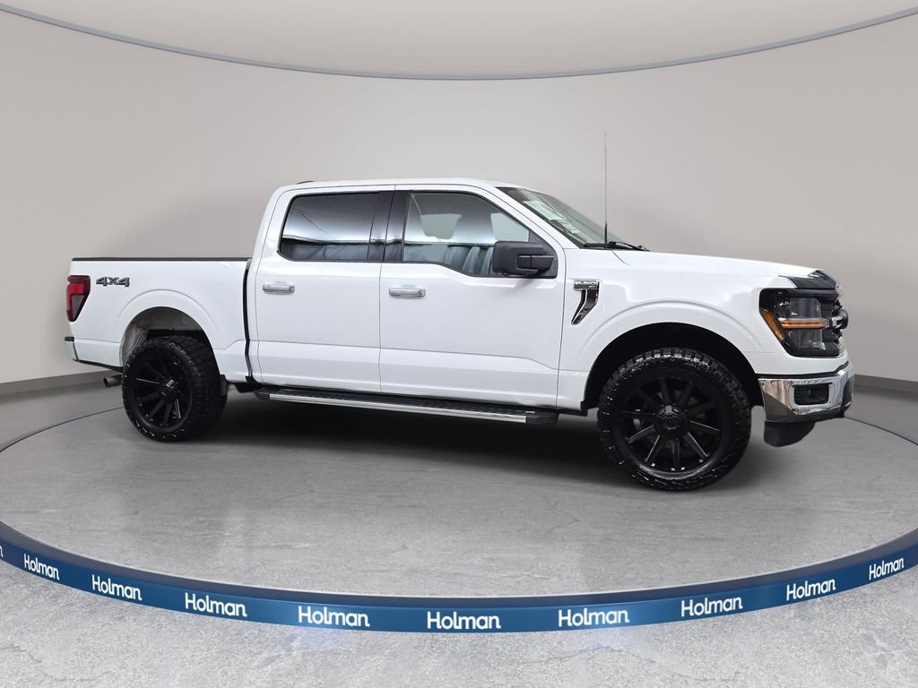 Used 2024 Oxford White Ford XLT image 4