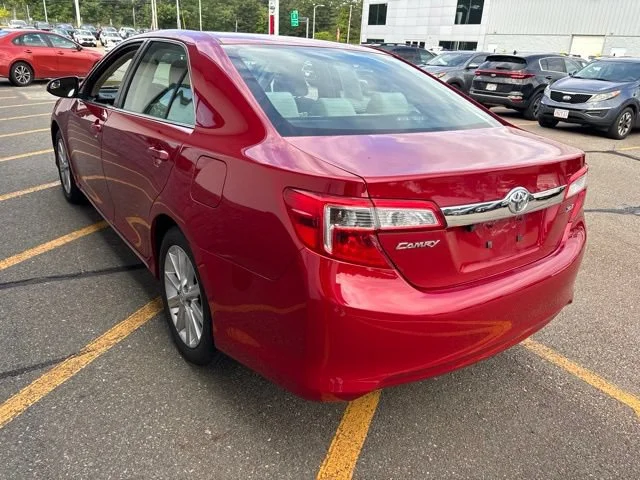 Used 2013 Barcelona Red Metallic Toyota L image 7