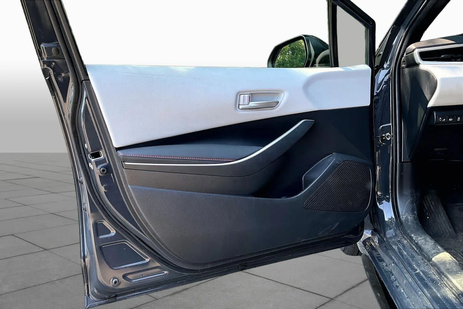 Used 2025 Underground Toyota Hybrid SE image 20