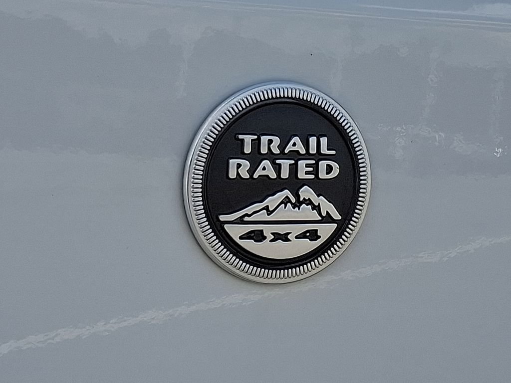 Used 2017 White Jeep Unlimited Sahara image 29