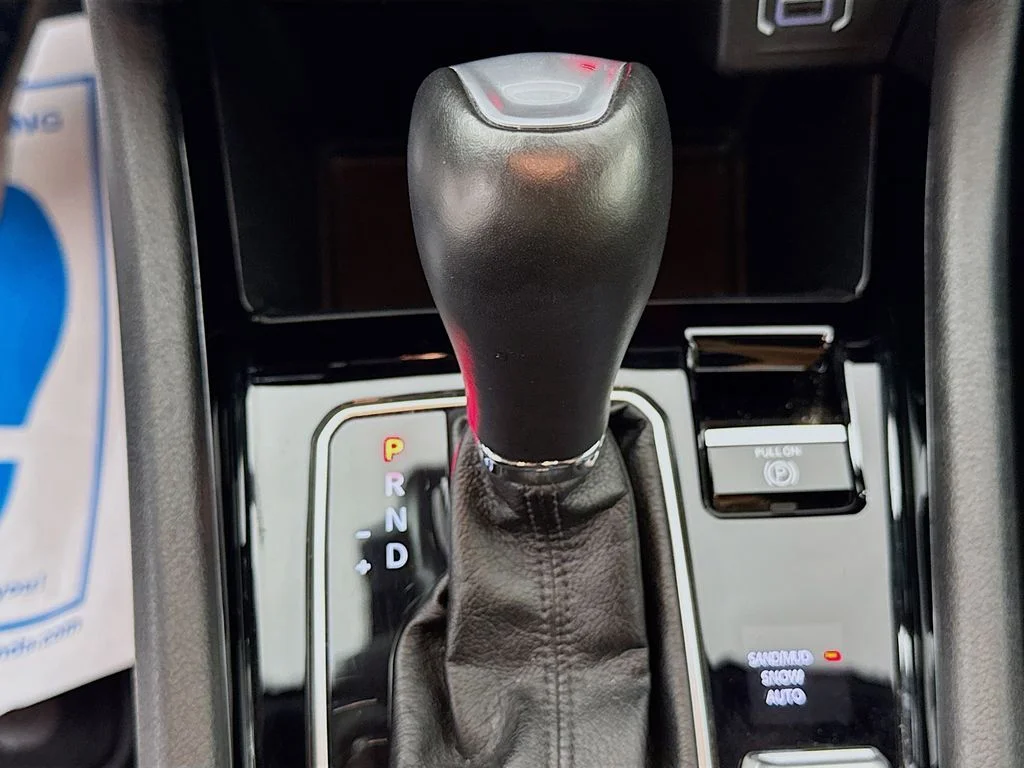 Used 2025 Silver Jeep Limited image 20
