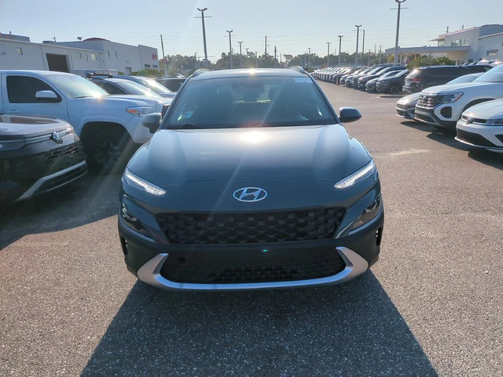 Used 2022 Green Hyundai SEL image 5