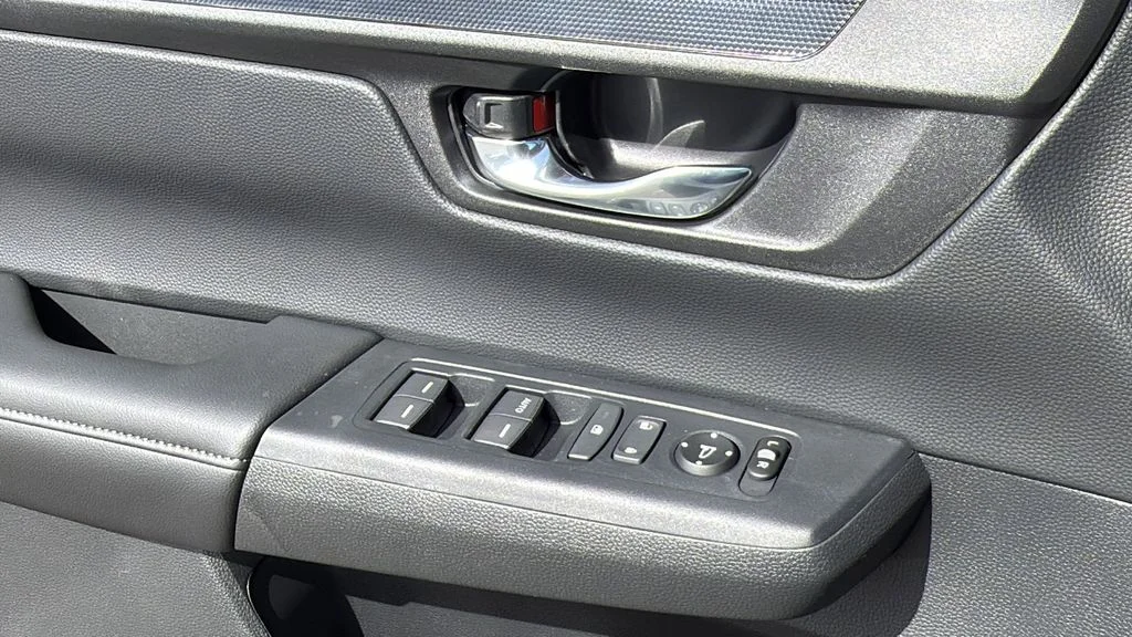 2026 Honda CR-V LX - Photo 25