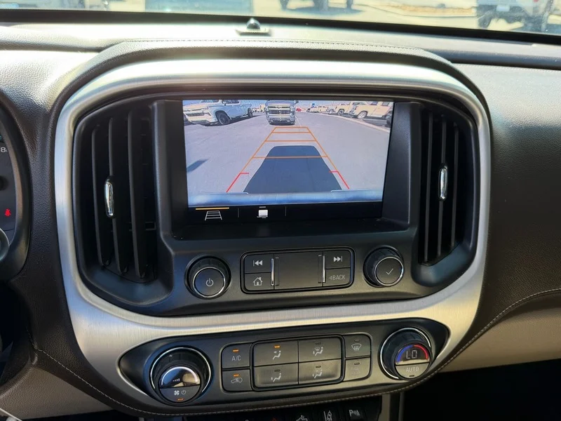 Used 2020 SATIN STEEL METALLIC GMC 2WD SLE image 11