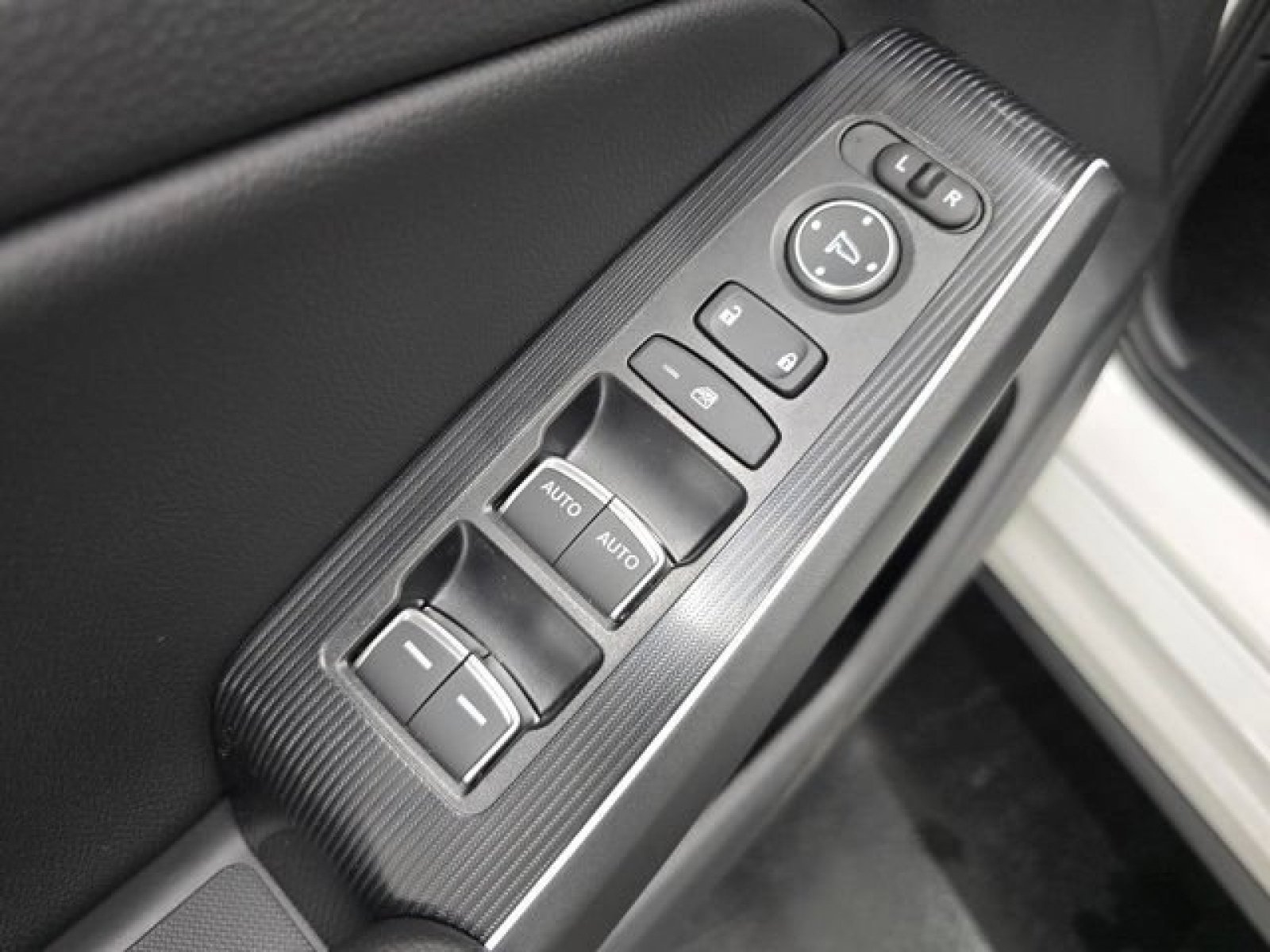 New 2026 Platinum White Pearl Honda Sport Touring image 36