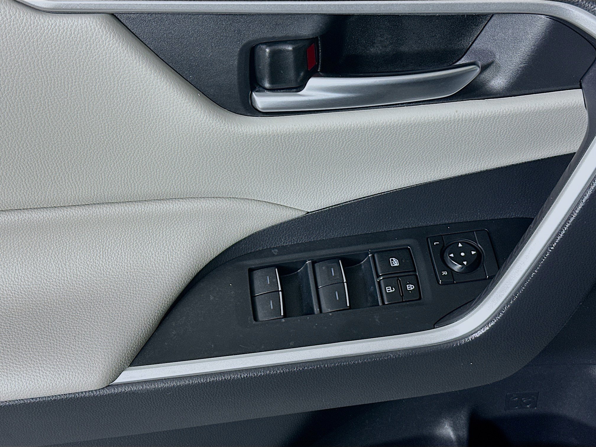 Used 2024 Midnight Black Metallic Toyota Hybrid XLE image 14