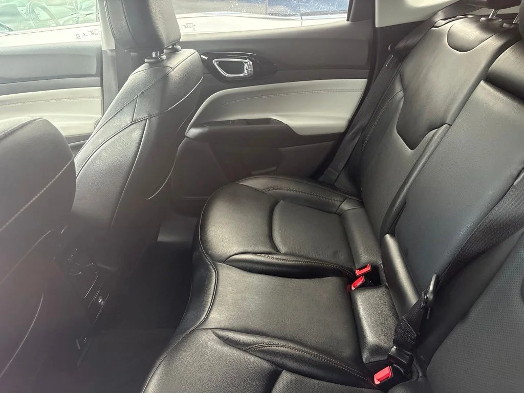 Used 2022 Silver Jeep Limited image 22
