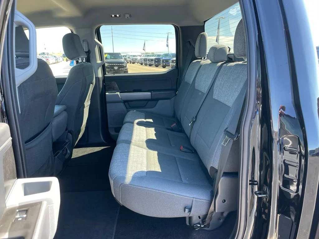 Used 2022 Black Metallic Ford XLT image 9