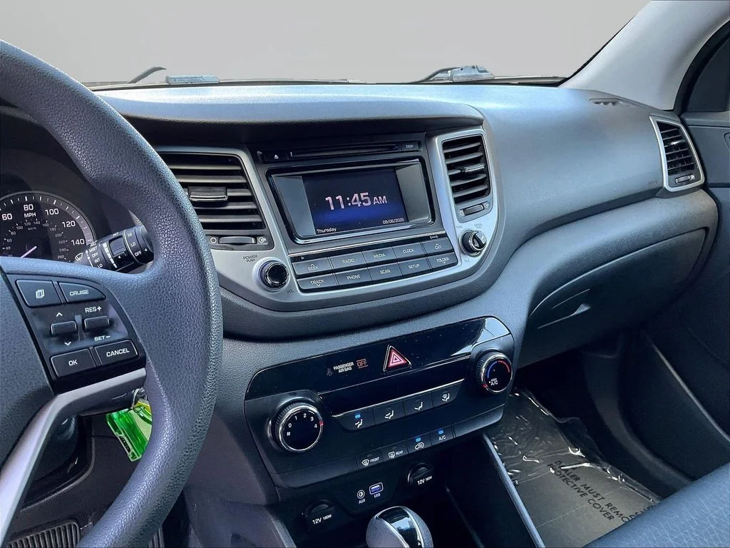 Used 2017 Orange Hyundai SE image 9