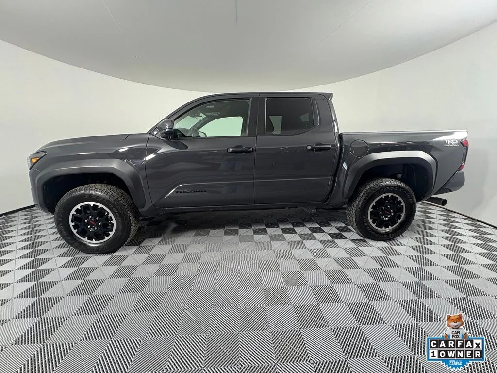Used 2022 Gray Toyota SR image 12