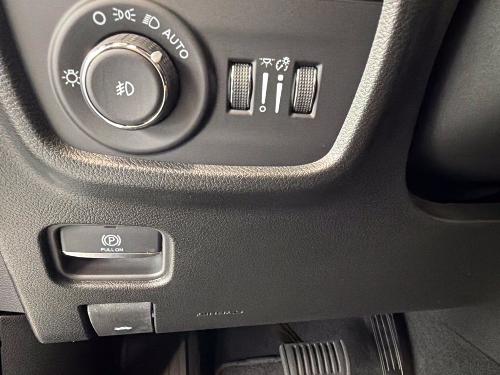 New 2026 Steel Blue Exterior Paint Jeep Limited Reserve image 18