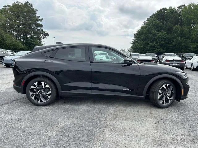 New 2026 Black Ford Select image 2
