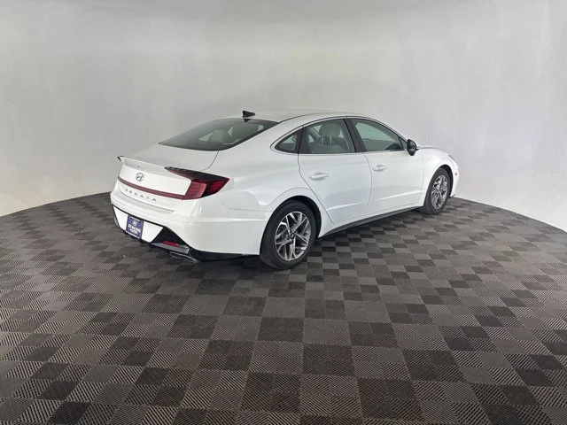 Used 2023 White Hyundai SEL image 7