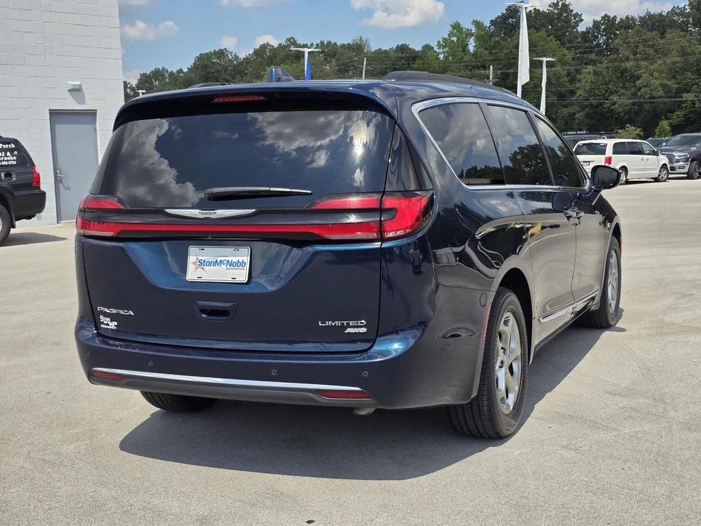 Used 2022 Fathom Blue Pearlcoat Chrysler Limited image 7
