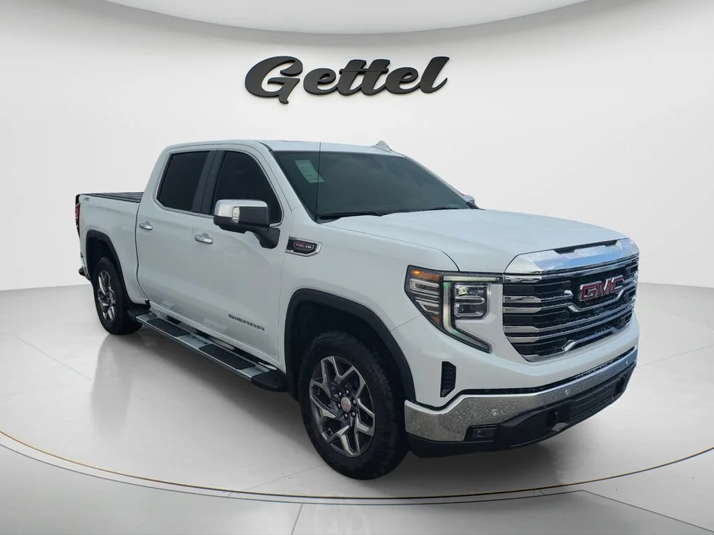 New 2026 Glacier White Tricoat GMC SLT image 3