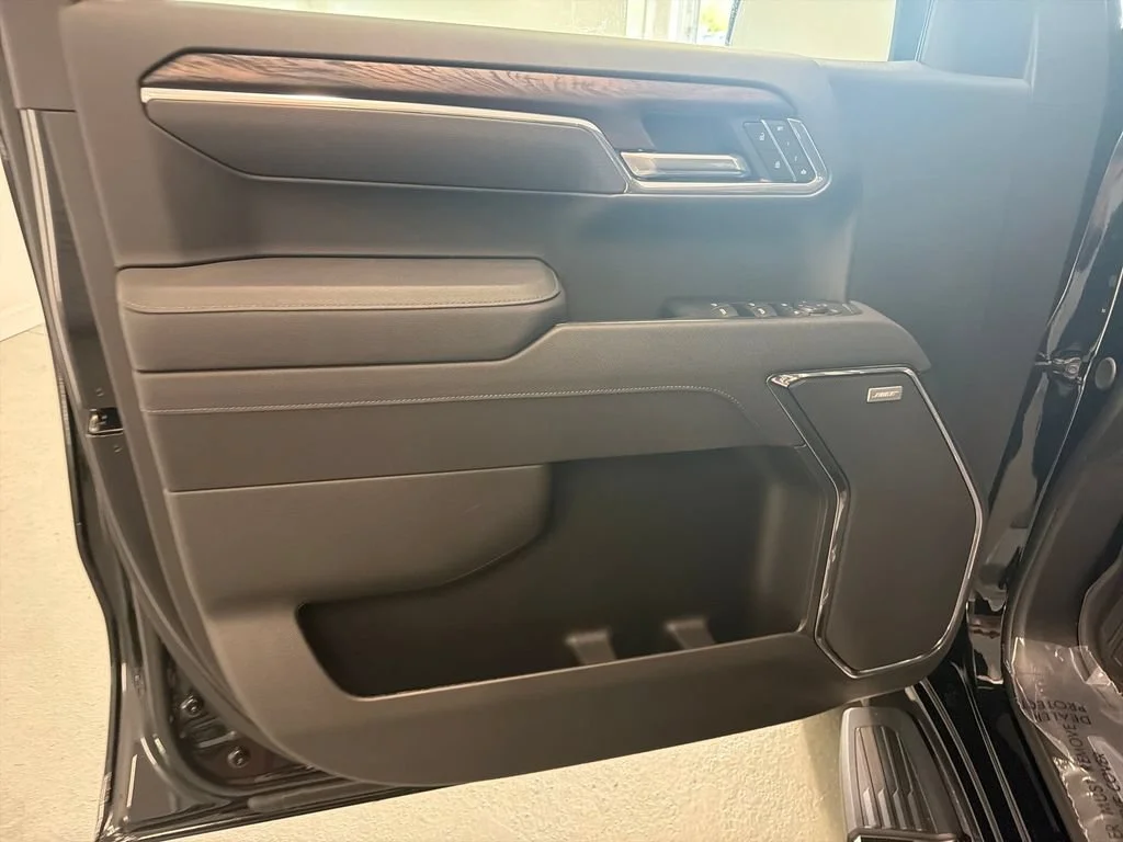 New 2026 Onyx Black GMC SLT image 12