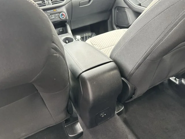 Used 2022 Blue Ford SE image 23