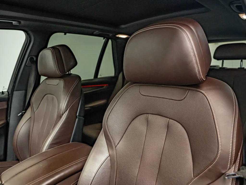 Used 2017 Sparkling Brown Metallic BMW xDrive50i image 31