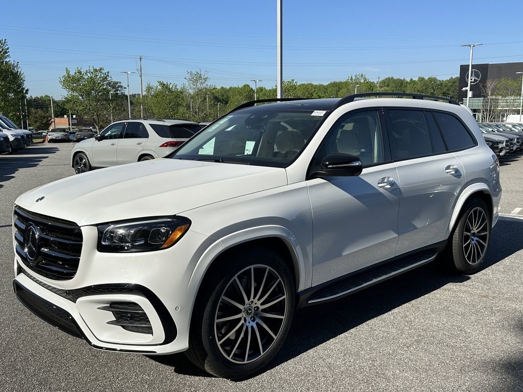 New 2026 MANUFAKTUR Moonlight White Metallic Mercedes-Benz GLS 450 image 4
