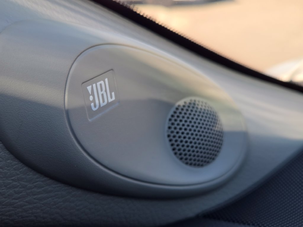Used 2020 Wind Chill Pearl Toyota XSE V6 image 19