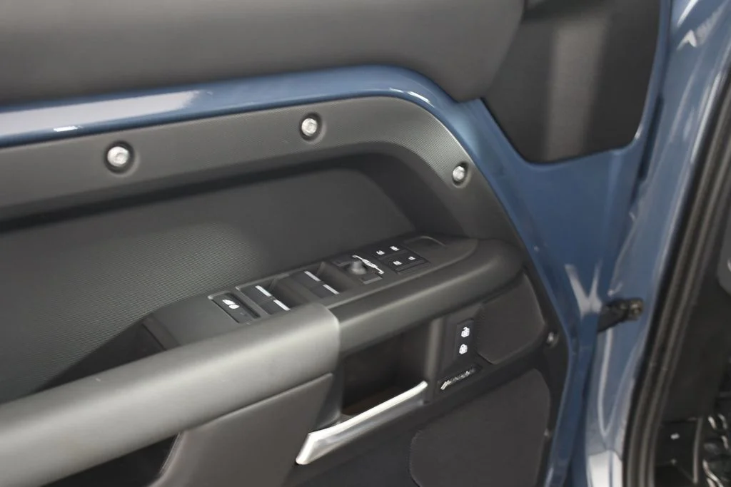 New 2026 Tasman Blue Land Rover S image 15
