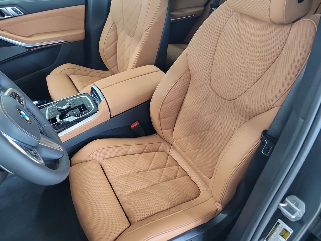 New 2026 Dravit Grey Metallic BMW sDrive40i image 9