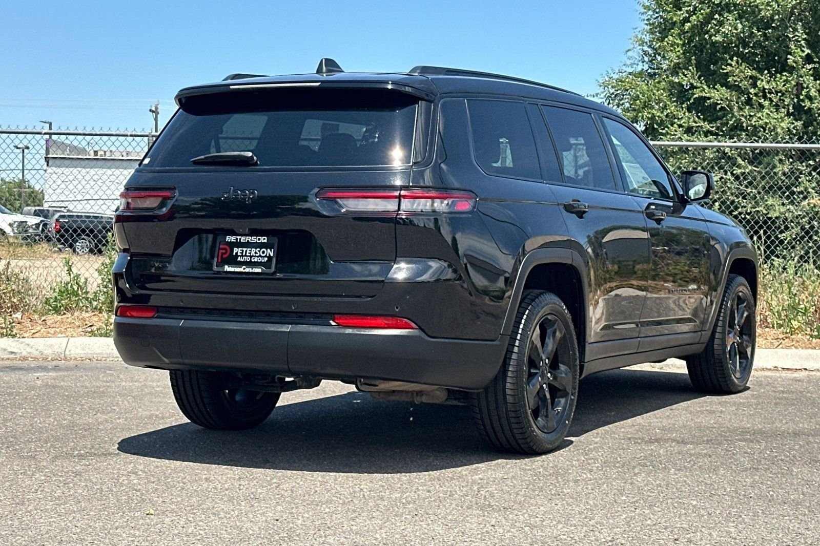 Used 2023 Black Jeep Altitude image 4
