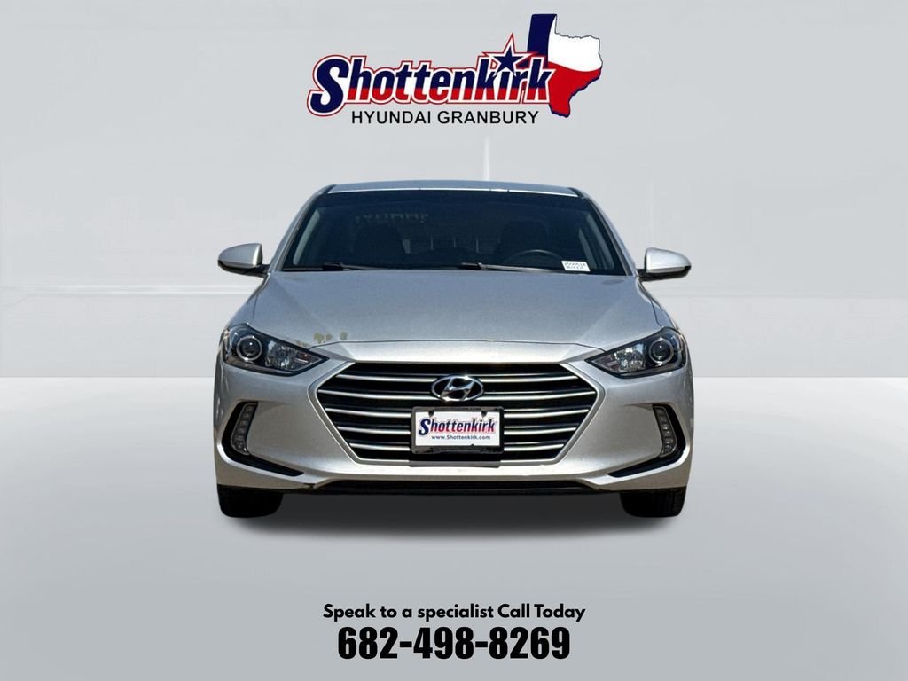 Used 2017 Silver Hyundai SE image 2