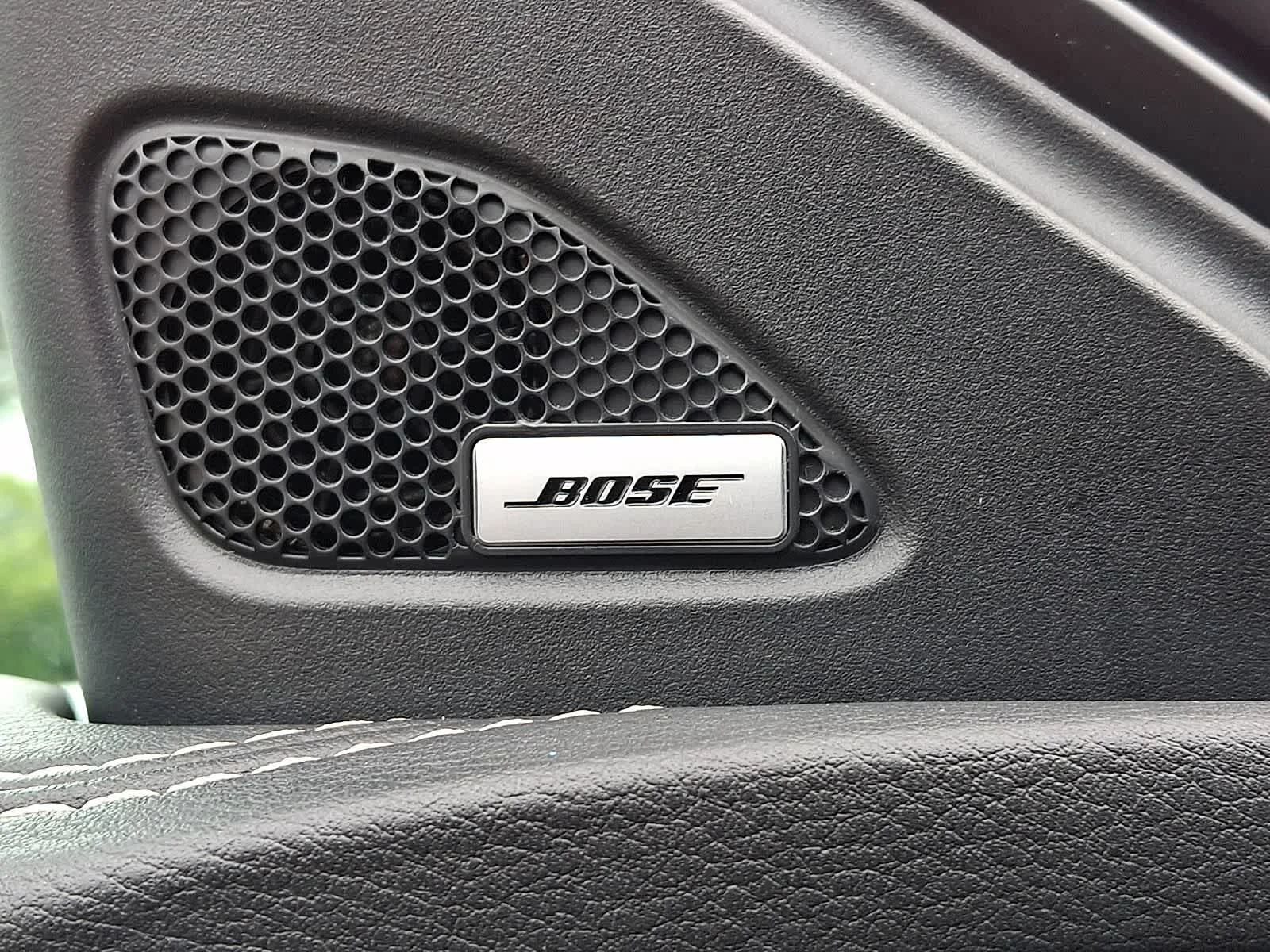 Used 2019 Gun Metallic Nissan SL image 29