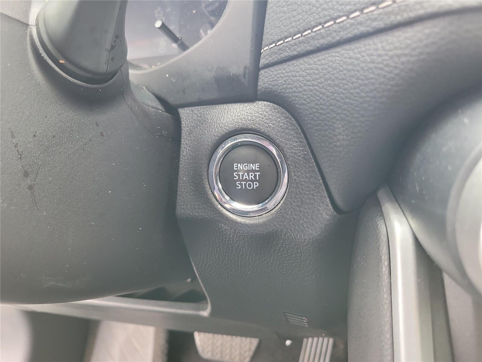 Used 2025 Ice Cap Toyota XLE image 37