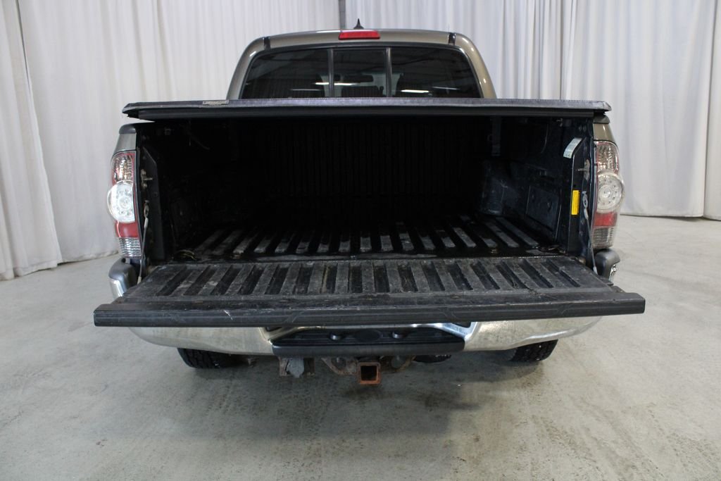 Used 2015 Pyrite Mica Toyota Base image 29