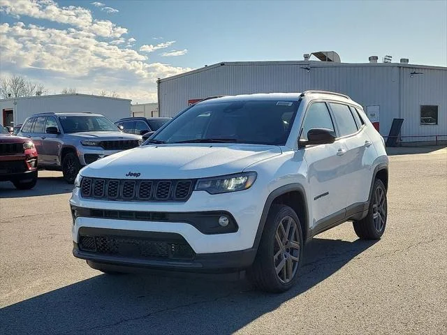 New 2026 Bright White Clear-Coat Exterior Paint Jeep Latitude image 2