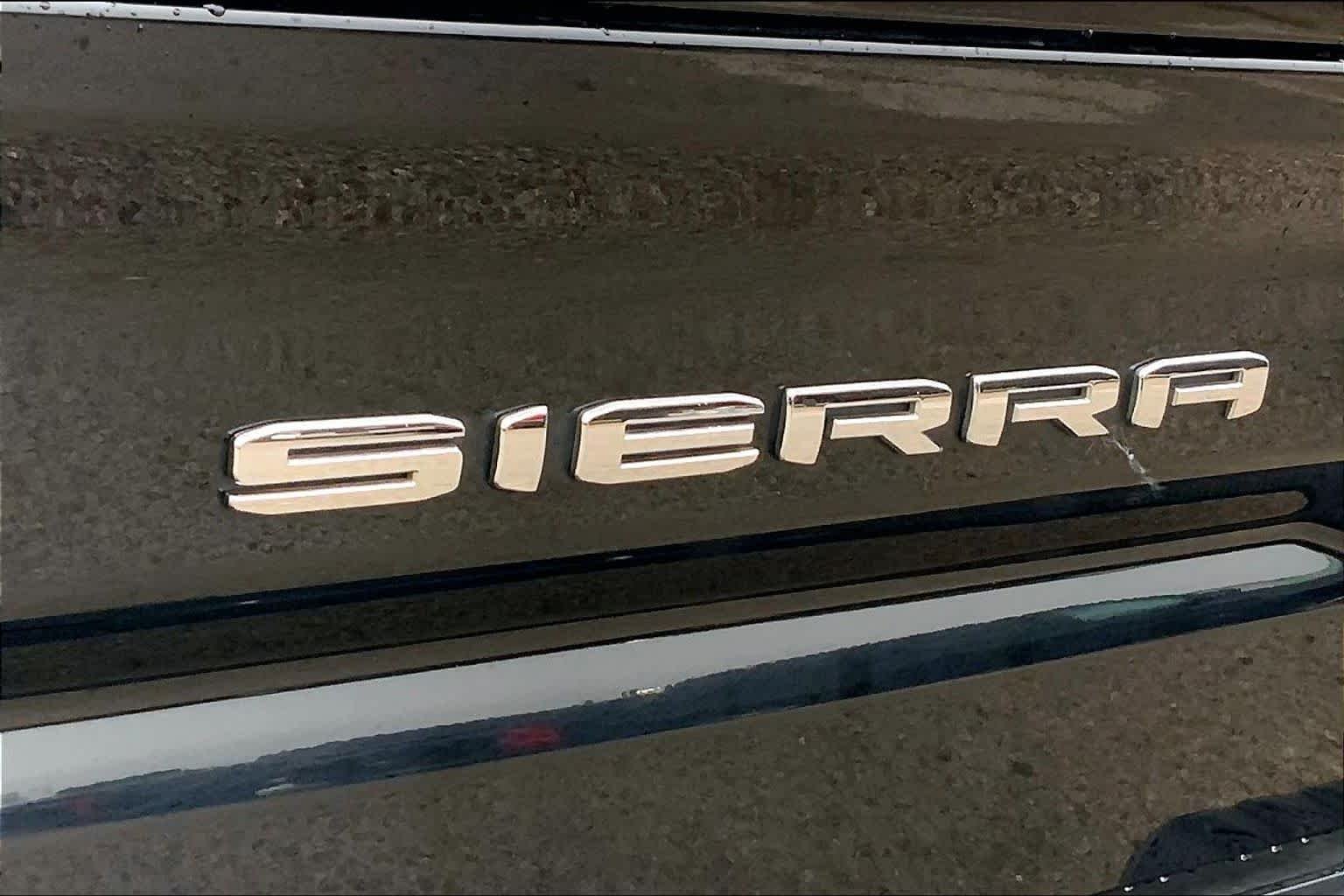 Used 2020 Onyx Black GMC SLT image 30