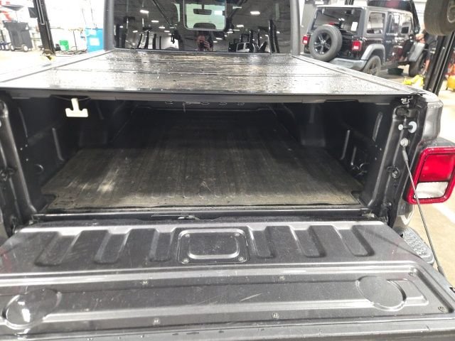 Used 2022 Gray Jeep Willys image 12