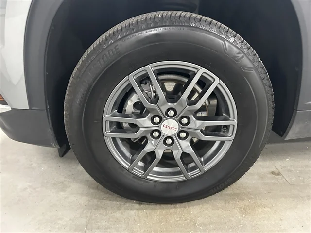 Used 2025 GRAY GMC FWD Elevation image 14
