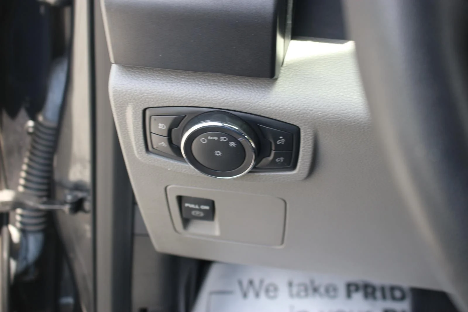 Used 2018 Grey Ford XL image 19
